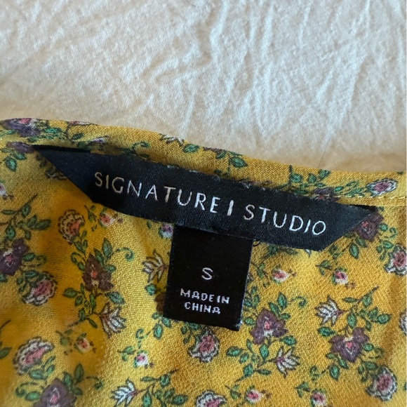 Signature Studio Mustard Floral Dress - Picture 3 of 6